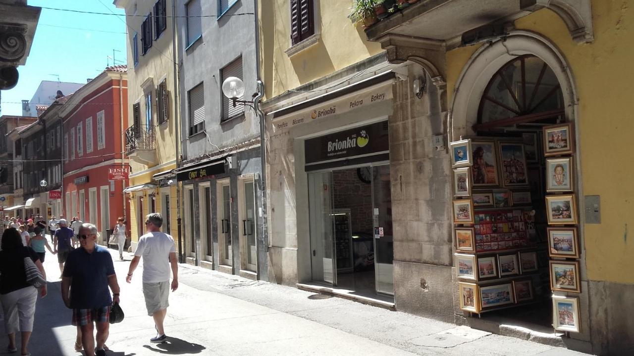 Center Old Town And 3* Pula