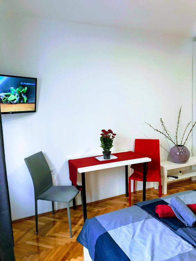 Aparthotel Center Old Town And