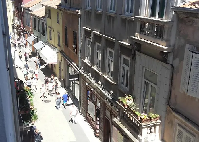 Pula Center Old Town Apartments And Rooms
